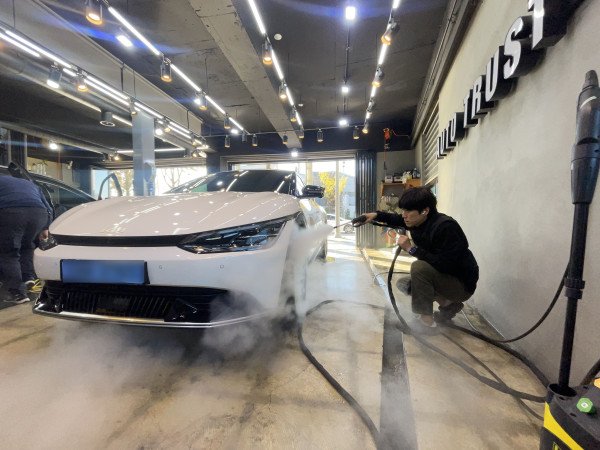 카페에 올라온 글 중에 견적 비교를 상세히 적어둔 게시글이 있었습니다.