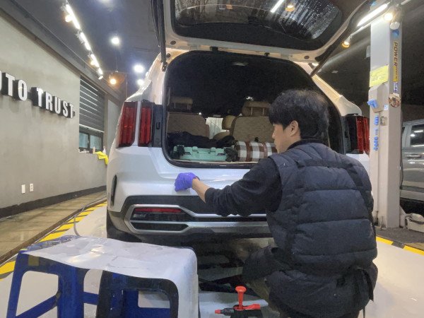 흰색 도장이라 작은 흠집도 다 보였는데, 정말 꼼꼼하게 작업해주셨어요.
