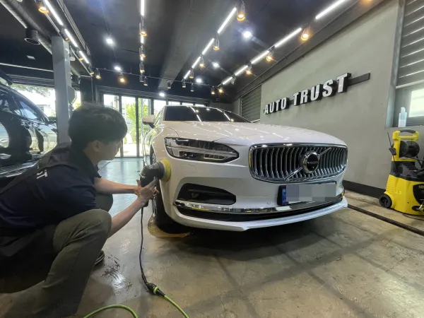 후면에서 찍은 장면도 있었습니다.