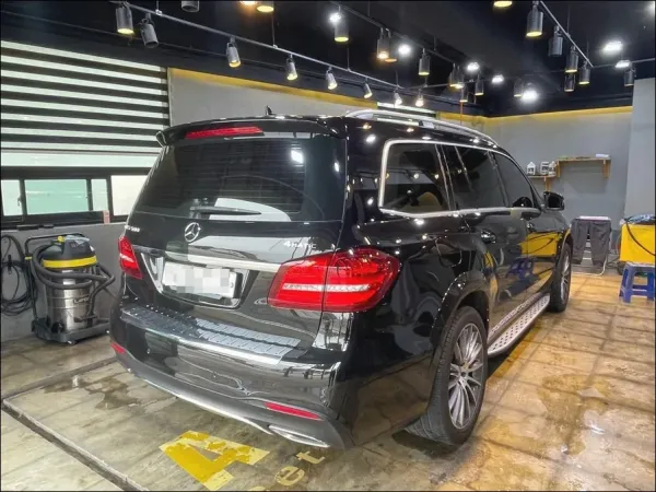 GLS 500을 중고로 들인 건 석 달 전입니다.