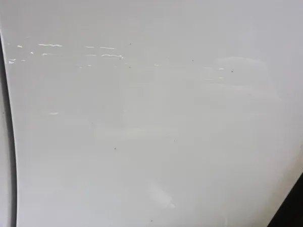 옆면 쪽도 광택기가 지나갑니다.